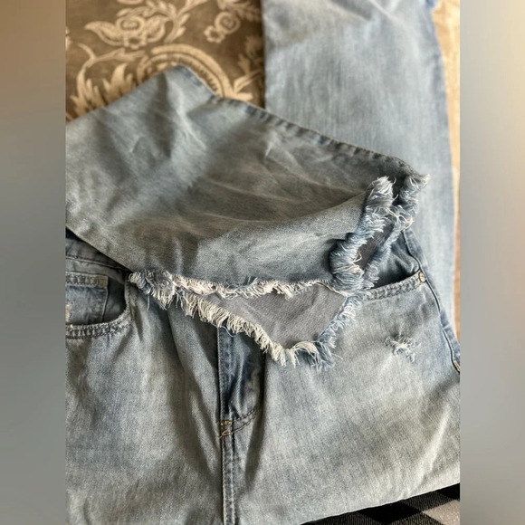 Sincerely Jules Straight Leg Slit Hem Jeans - Picture 11 of 12